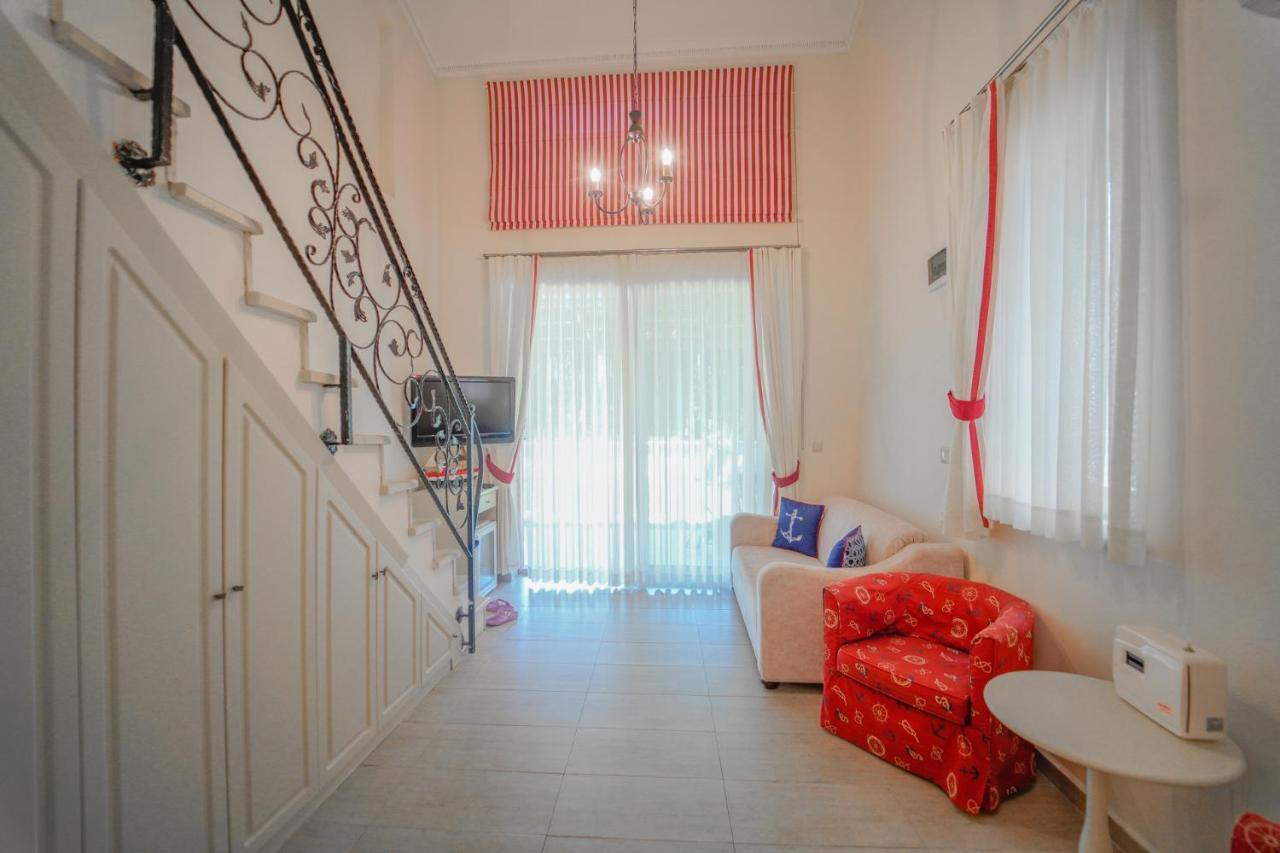 Alacati Marina Palace מראה חיצוני תמונה